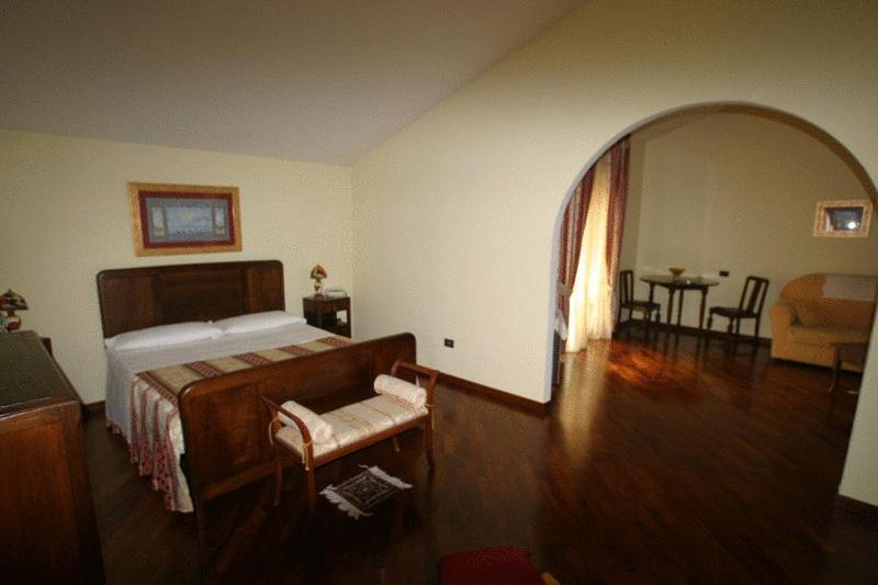 Tavernola - Di Campagna Hotel 3*